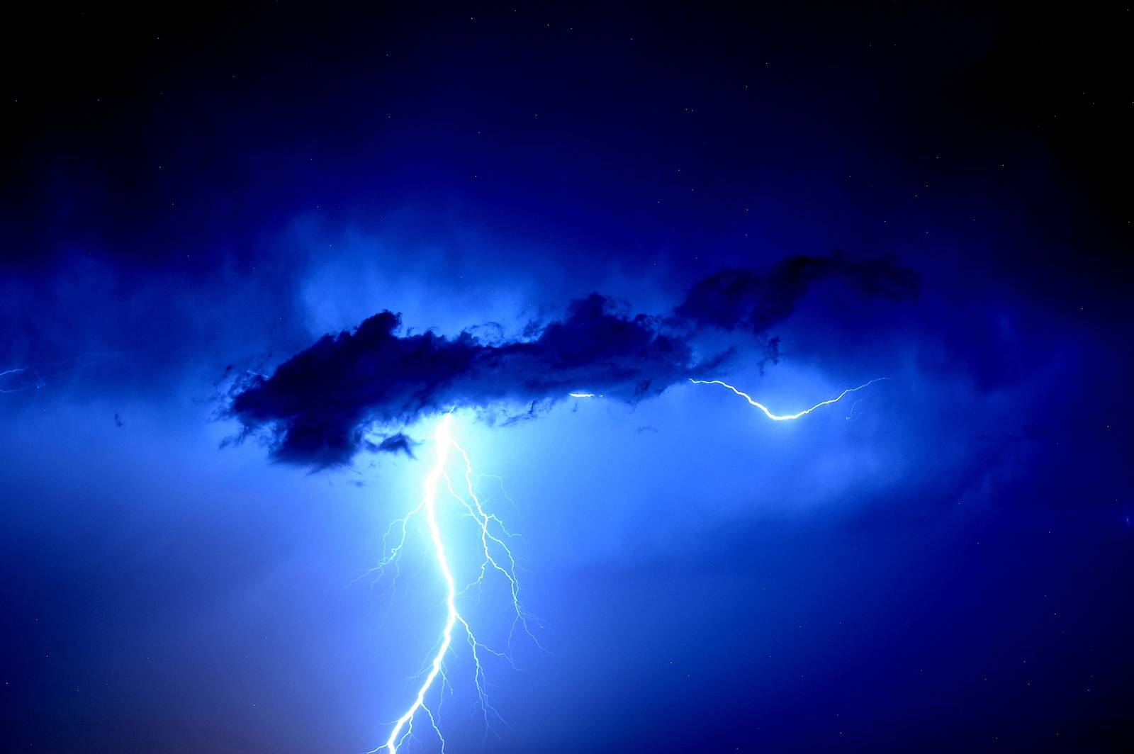 blue lightning cloud